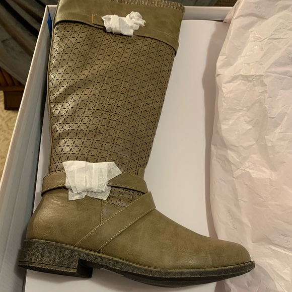 NWB-JustFab-Valera-LaserCut, Sweater Cuff,Dk Taupe Sz 7, Flat Boots - Picture 2 of 9